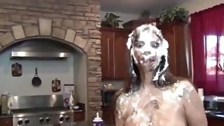 Huge-titted Mindi Mink Taunts Herself While Covered In Yummy Pie